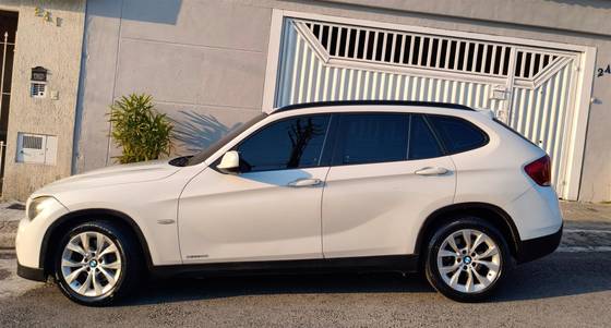 BMW X1 2.0 16V GASOLINA SDRIVE18I 4P AUTOMÁTICO BMW X1 2.0 16V GASOLINA SDRIVE18I 4P AUTOMÁTICO